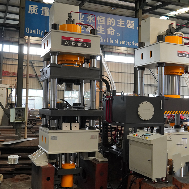 400-ton four-beam and four-column salt brick machine 400-ton cattle and sheep licking brick forming hydraulic press