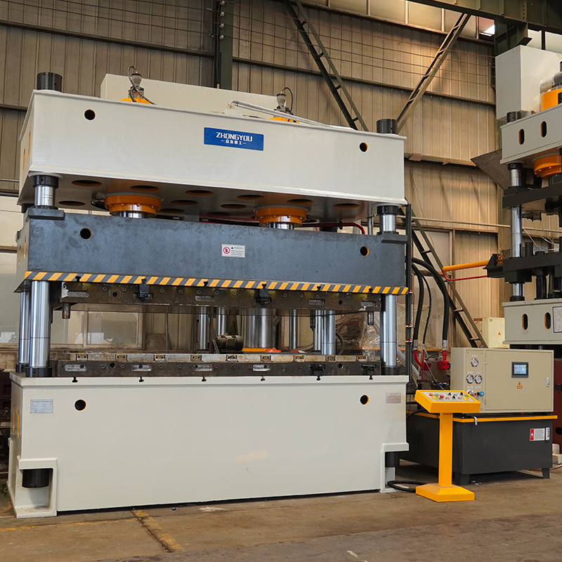   315 tonnes hydraulic press for hot pressing PET sheet