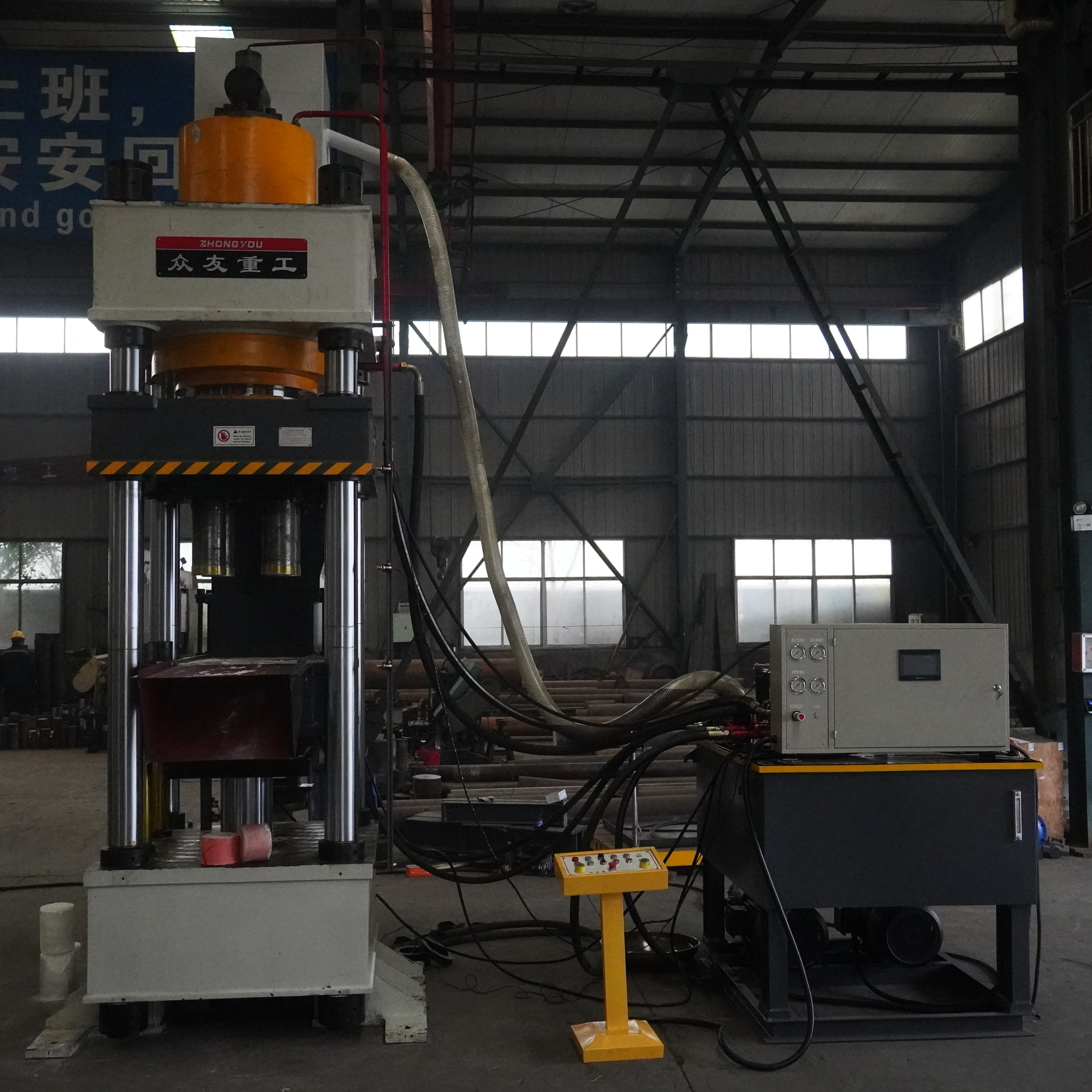 630T Salt Brick Hydraulic Press
