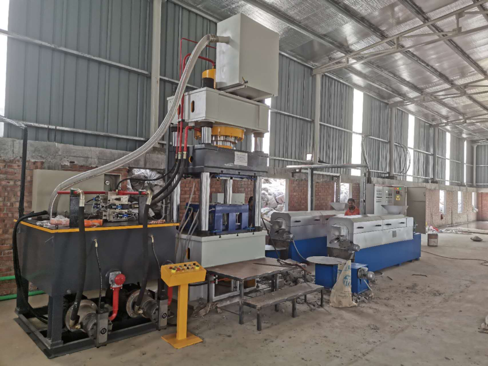 315-Ton Plastic Sand Brick Hydraulic Press Four-Column Press