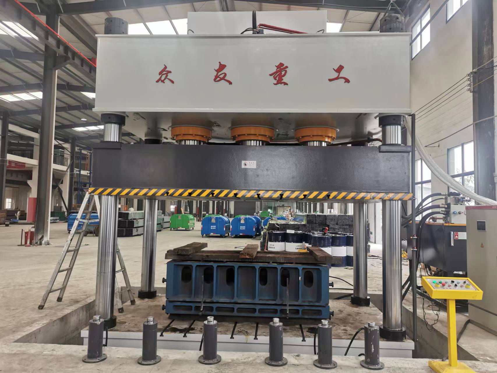 1000-Ton Hydraulic Press Applications