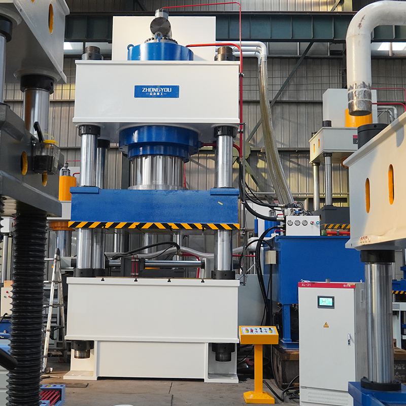 1,200-ton hydraulic press for forming powder-molded refractory bricks