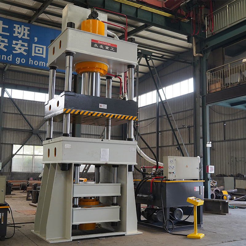 Deep drawing press for pressure vessel head