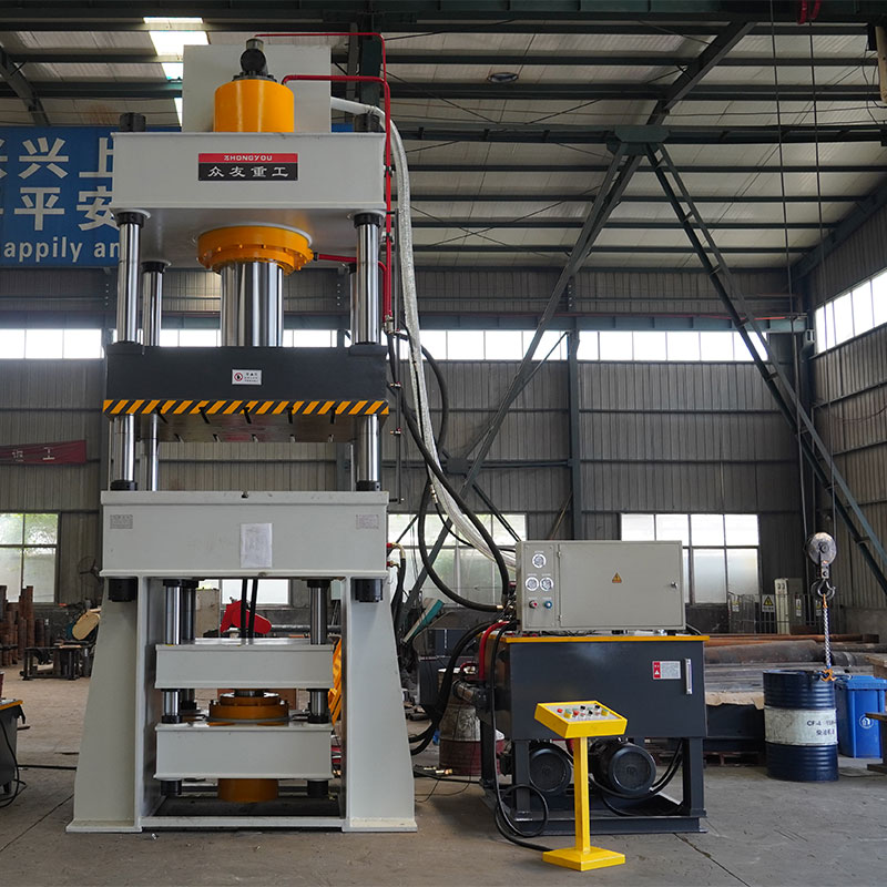 Deep drawing press for pressure vessel head